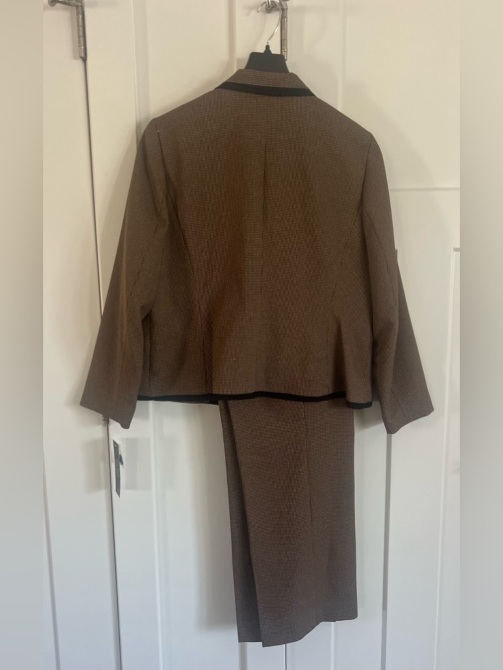 Nwt Le Suit petite 16p womans pantsuit trousers blazer Brown camel black - Picture 9 of 10